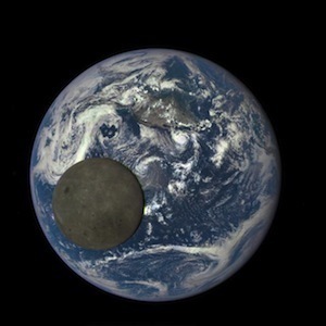 nasa-camera-moon-crossing-face-of-earth_20129140980.jpg